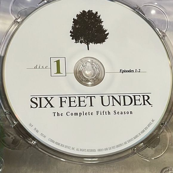 Six feet under the complete fifth season. Watched twice - Picture 5 of 9